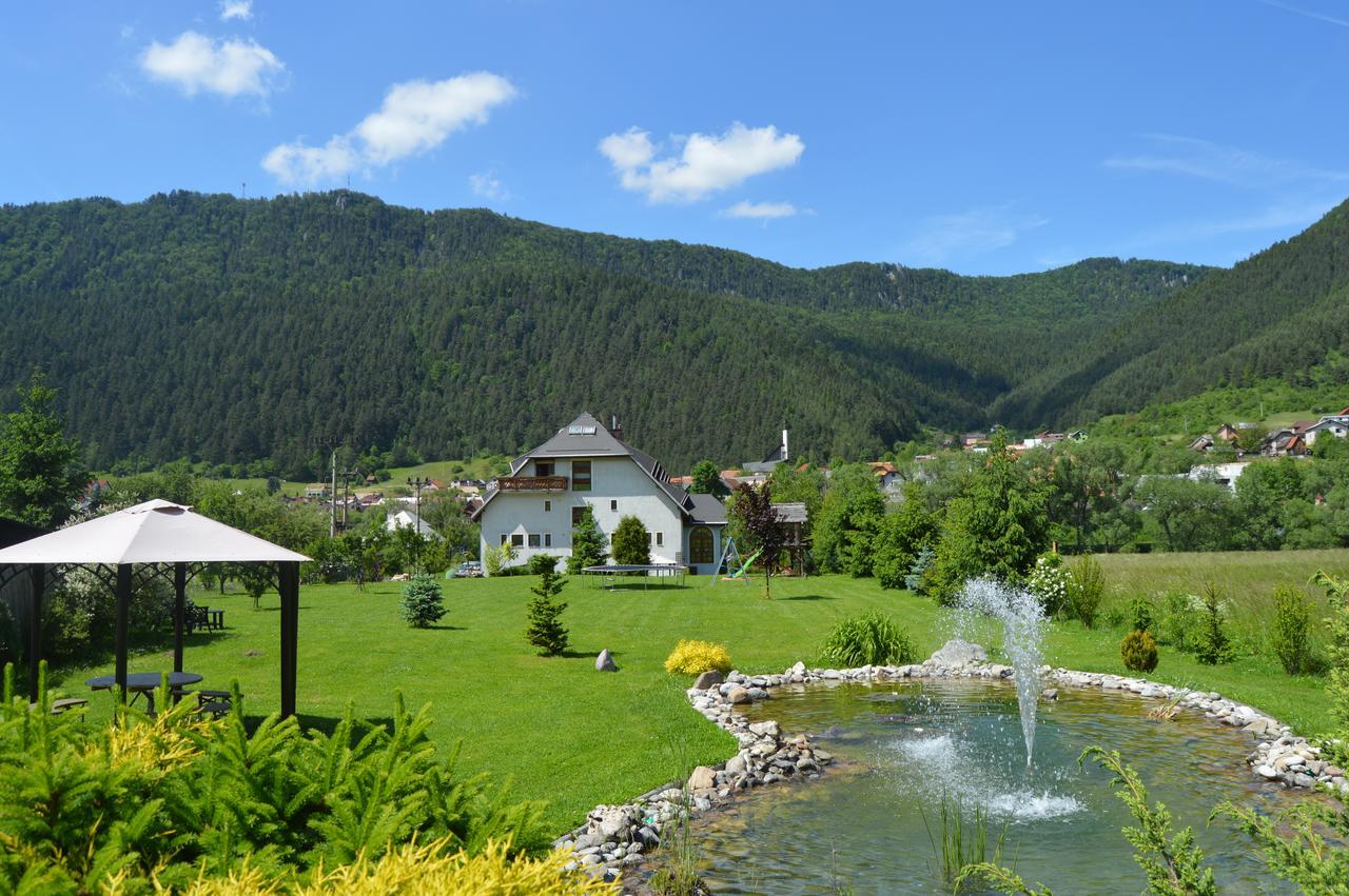 Motel Gombas Exterior foto