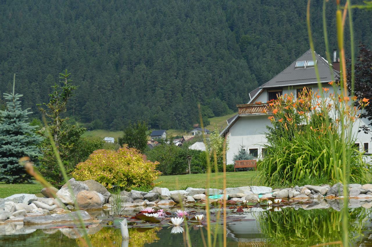 Motel Gombas Exterior foto